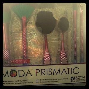 Moda brushes